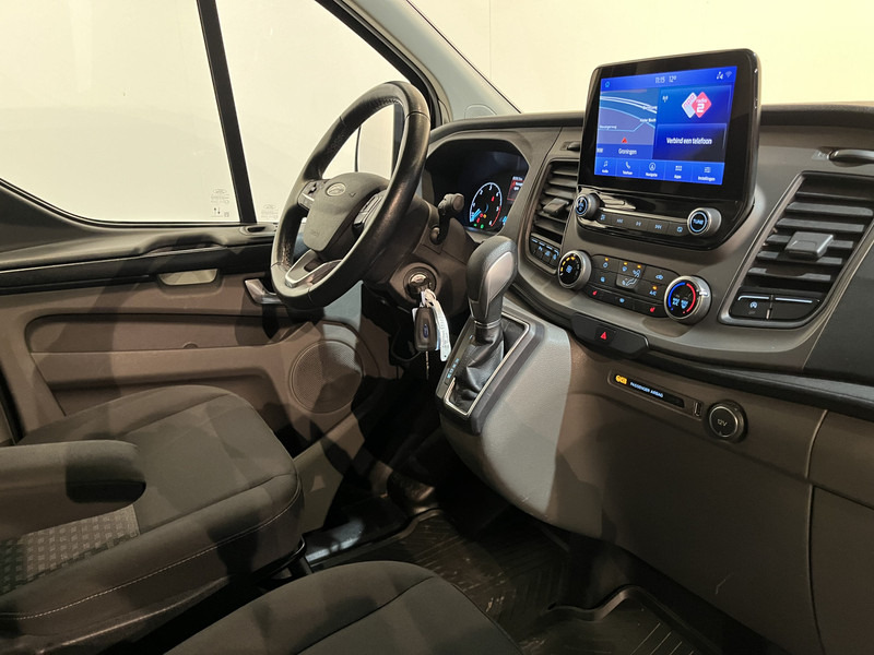 Ford Transit Custom 2.0 TDCI L1H1 Trend 130 PK Automaat / CarPlay / Camera / Airco / Cruise Control / Trekhaak / LMV / Navigatie / Klep / 3-Zits / 80.350 KM !! / BPM VRIJ !! - Xe van nhỏ gọn: hình 3 Ford Transit Custom 2.0 TDCI L1H1 Trend 130 PK Automaat / CarPlay / Camera / Airco / Cruise Control / Trekhaak / LMV / Navigatie / Klep / 3-Zits / 80.350 KM !! / BPM VRIJ !! - Xe van nhỏ gọn: hình 3