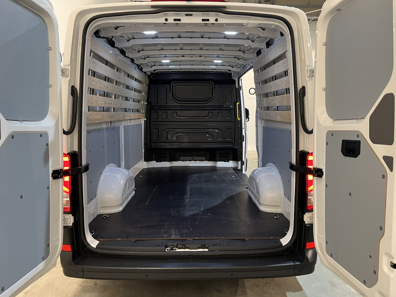 Volkswagen Crafter 30 2.0 TDI L3H2 140 PK Automaat / Euro 6 / Airco / Cruise Control / Camera / CarPlay / 3-Zits / 18.500 KM !! - Xe van nhỏ gọn: hình 5 Volkswagen Crafter 30 2.0 TDI L3H2 140 PK Automaat / Euro 6 / Airco / Cruise Control / Camera / CarPlay / 3-Zits / 18.500 KM !! - Xe van nhỏ gọn: hình 5
