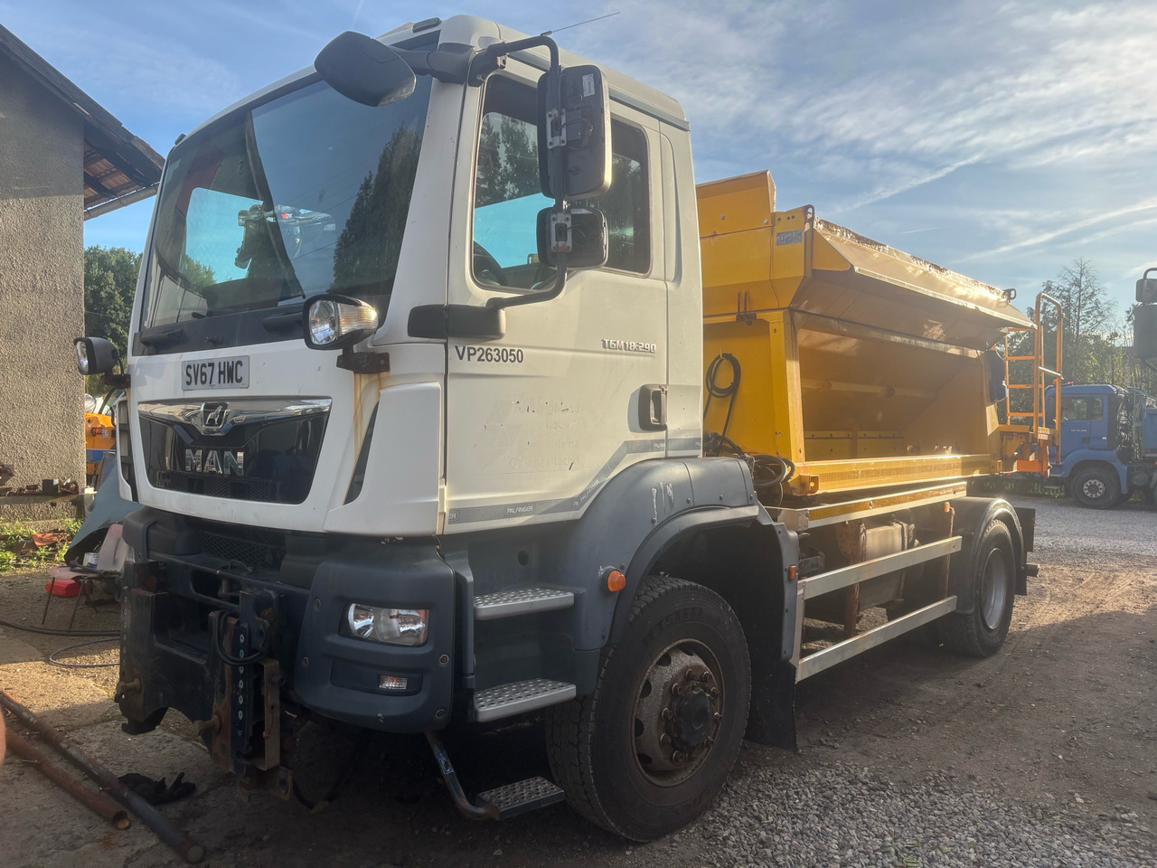 MAN TGM 18.290 4x4BB SPREADER/GRITTER/Plough - Xe dọn tuyết: hình 3 MAN TGM 18.290 4x4BB SPREADER/GRITTER/Plough - Xe dọn tuyết: hình 3