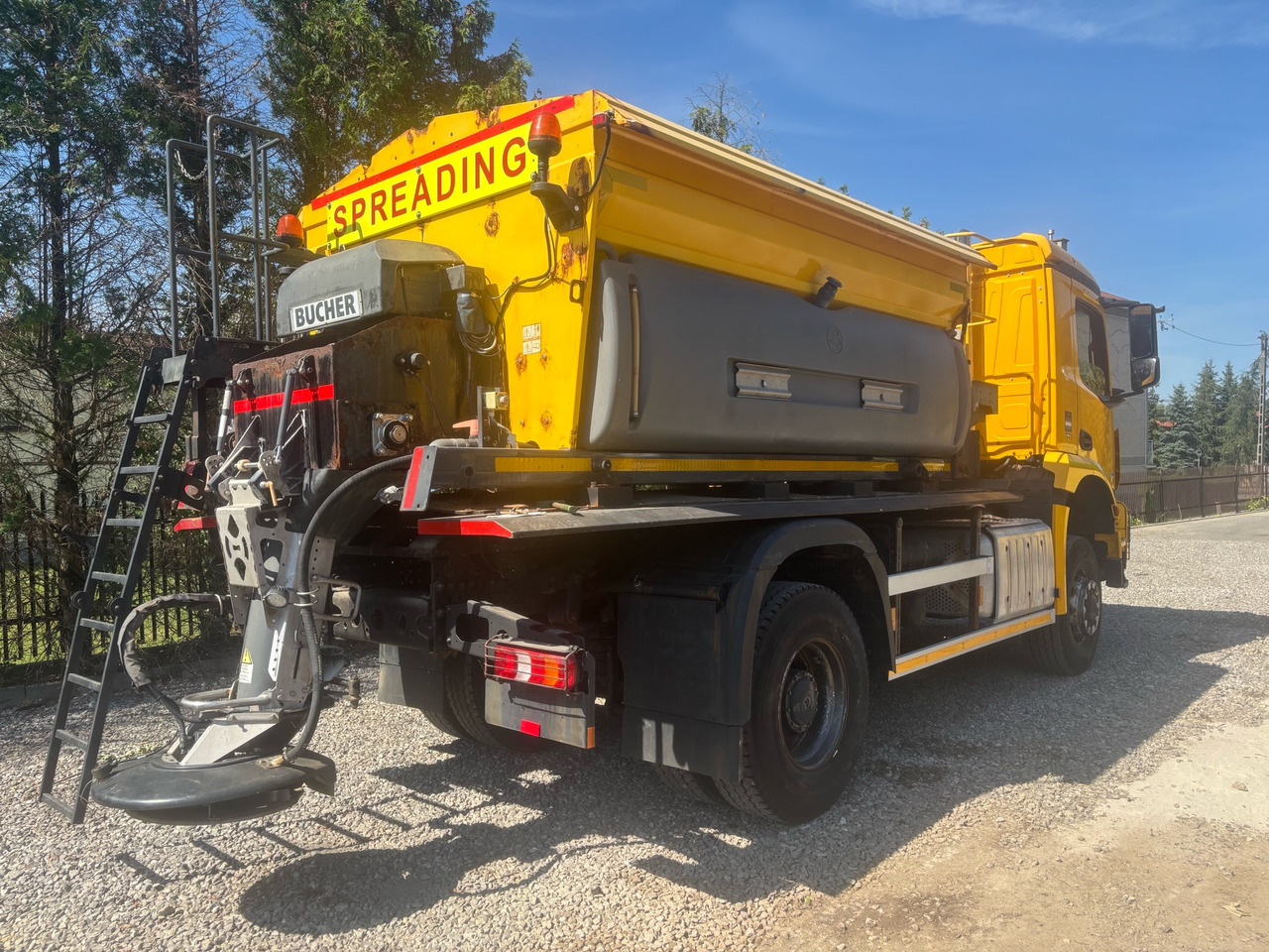MERCEDES AROCS 1824 4x4BB GRITTER/SPREADER/PLOUGH - Xe dọn tuyết: hình 5 MERCEDES AROCS 1824 4x4BB GRITTER/SPREADER/PLOUGH - Xe dọn tuyết: hình 5