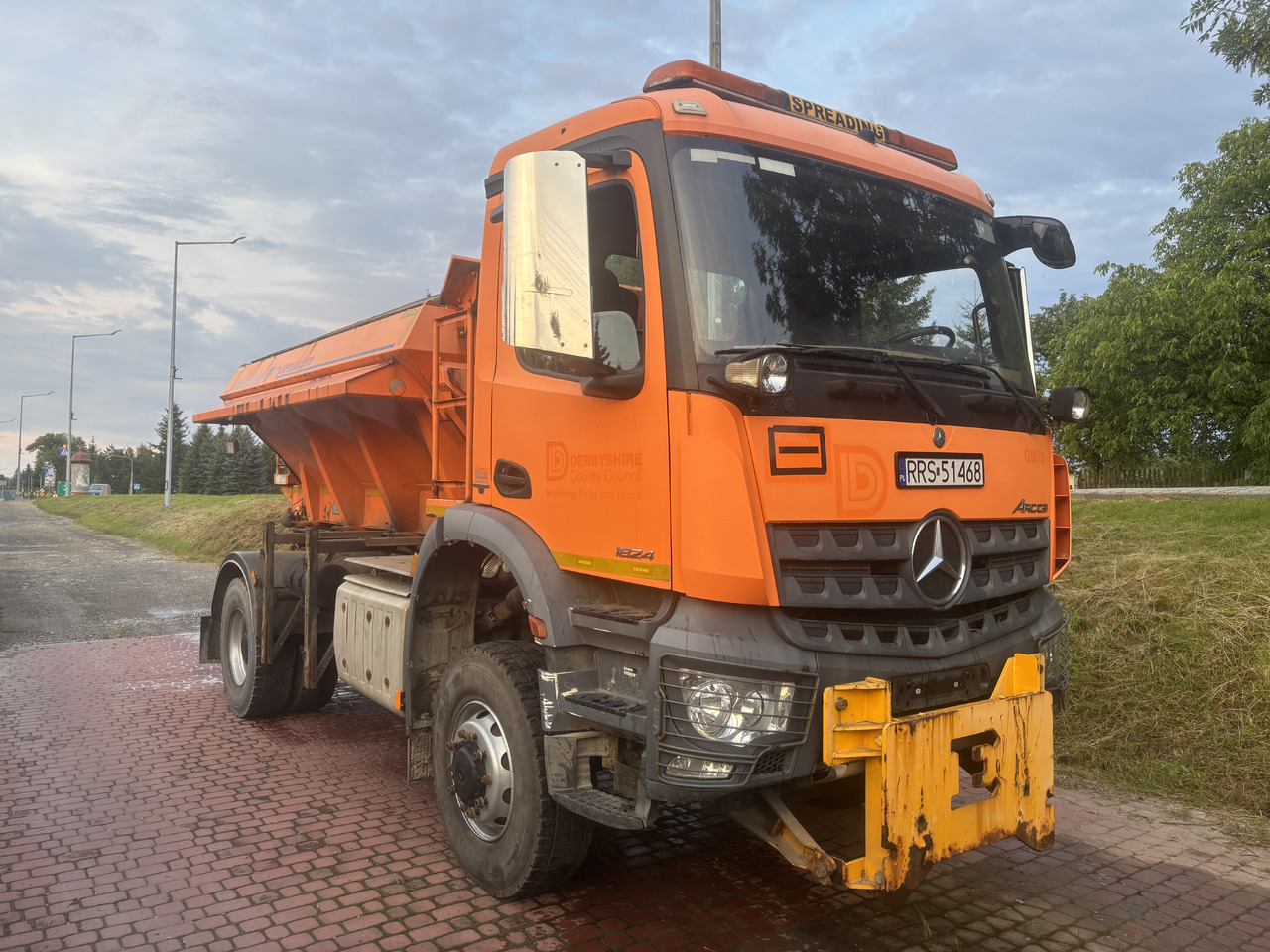 Mercedes AROCS 1824 4X4 GRITTER/SPREADER/PLOUGH - Xe dọn tuyết: hình 1 Mercedes AROCS 1824 4X4 GRITTER/SPREADER/PLOUGH - Xe dọn tuyết: hình 1