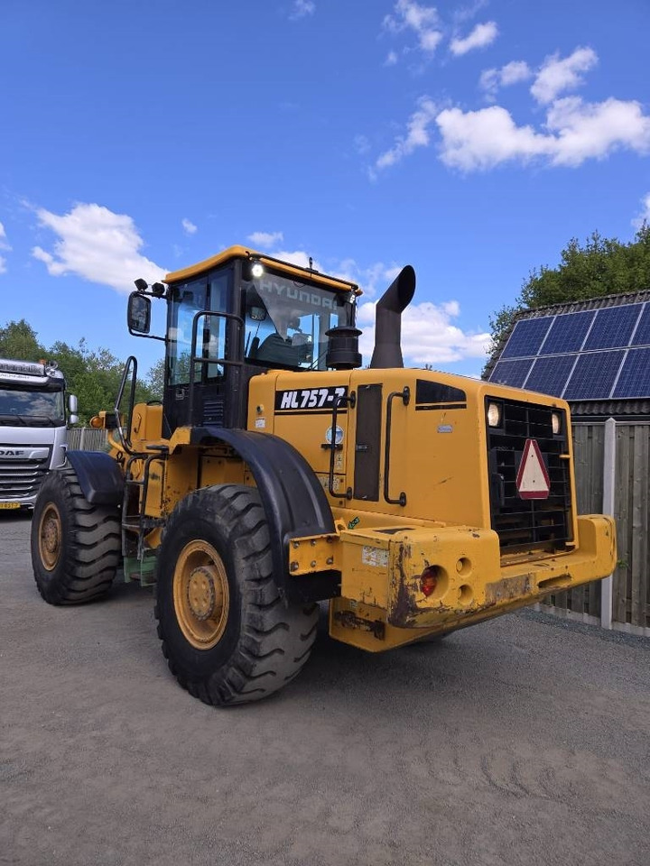 Hyundai HL 757-7 - Máy xúc lật bánh lốp: hình 2 Hyundai HL 757-7 - Máy xúc lật bánh lốp: hình 2