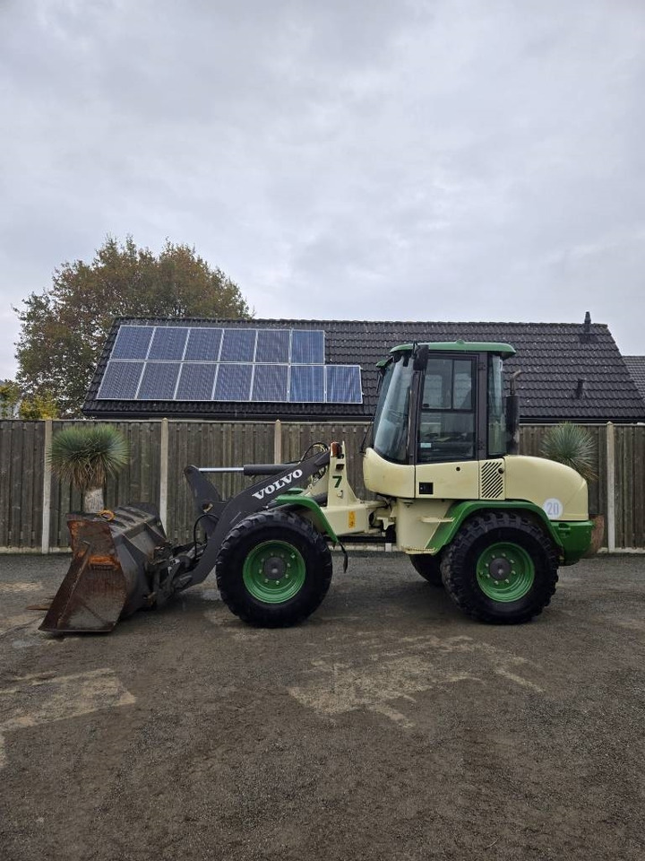 Volvo L 30 B - Máy xúc lật bánh lốp: hình 4 Volvo L 30 B - Máy xúc lật bánh lốp: hình 4