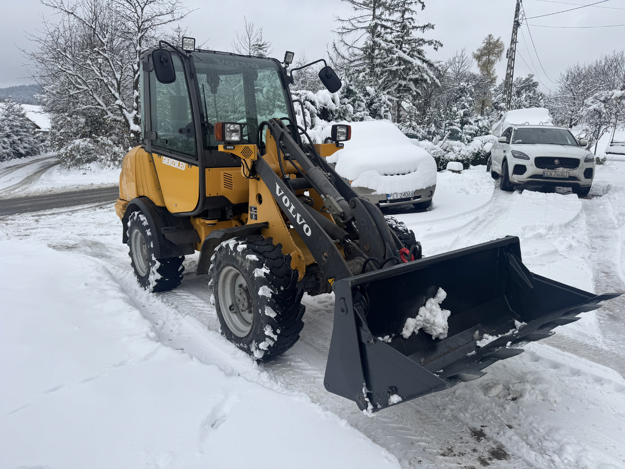 Volvo L20B L20 5t low mth - Máy xúc lật bánh lốp: hình 4 Volvo L20B L20 5t low mth - Máy xúc lật bánh lốp: hình 4