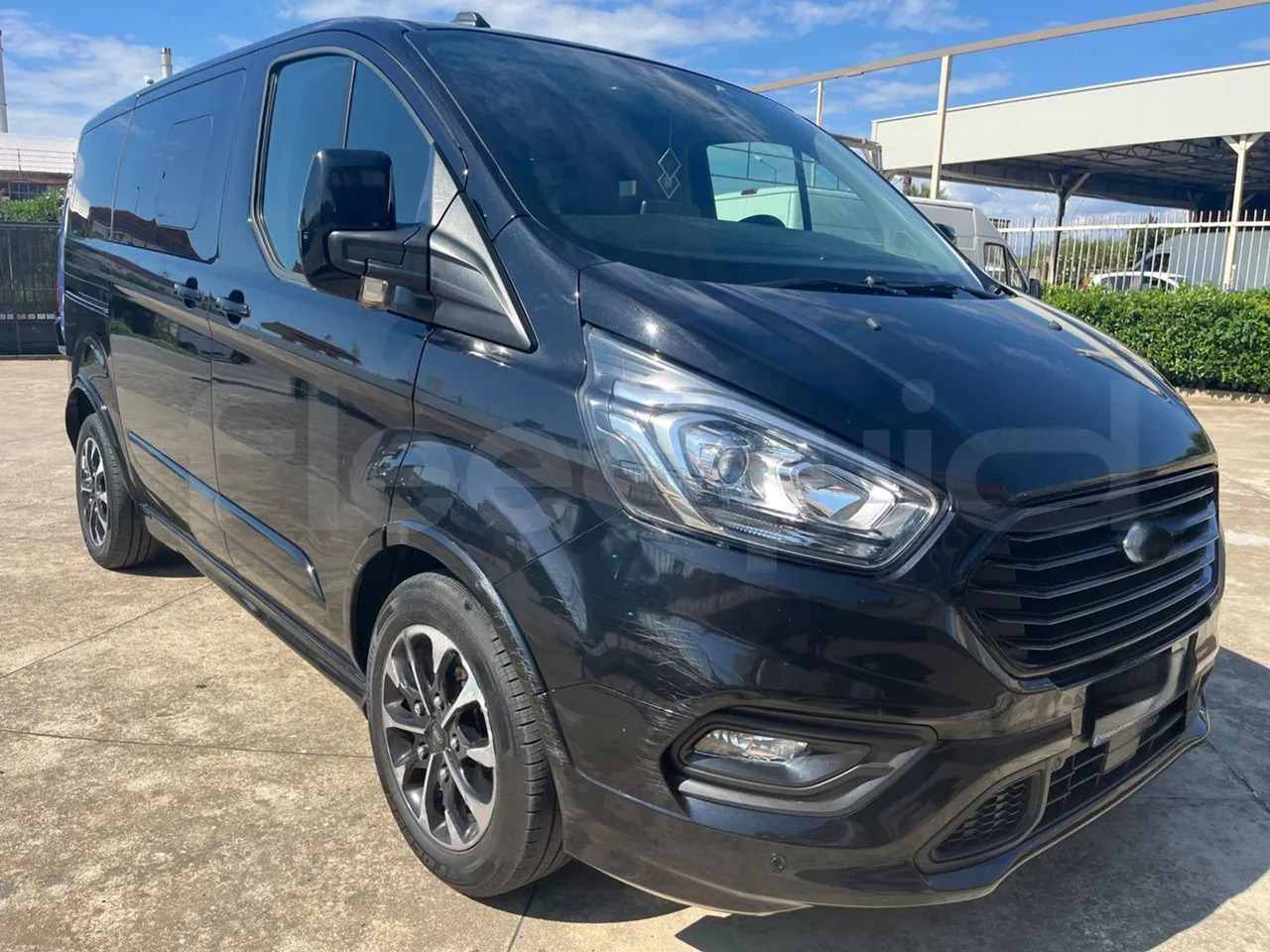 Ford Tourneo Custom - Xe bus mini, Xe van chở khách: hình 1 Ford Tourneo Custom - Xe bus mini, Xe van chở khách: hình 1