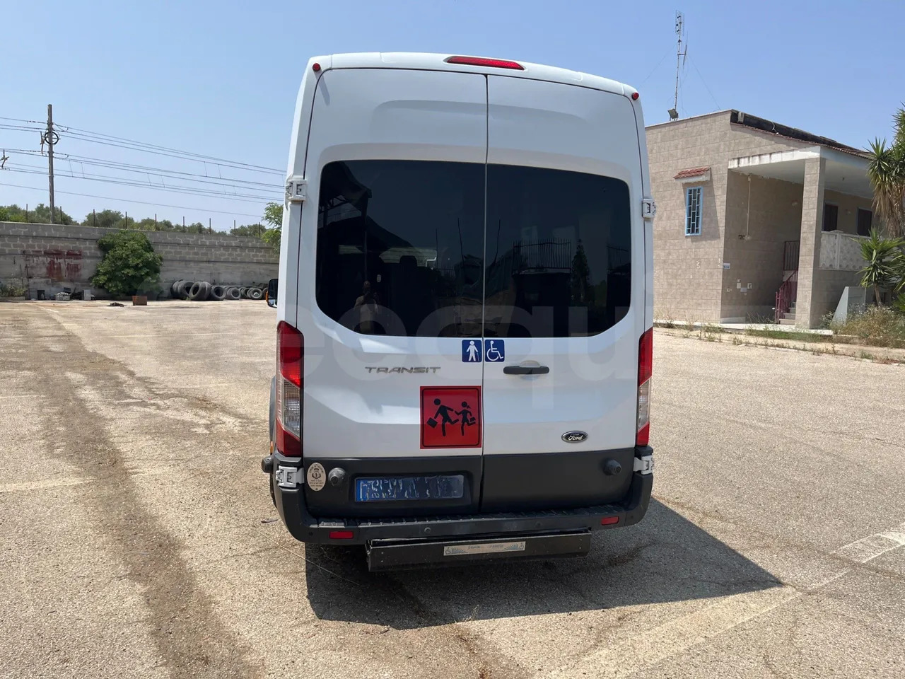 Ford Transit - Xe bus mini, Xe van chở khách: hình 5 Ford Transit - Xe bus mini, Xe van chở khách: hình 5