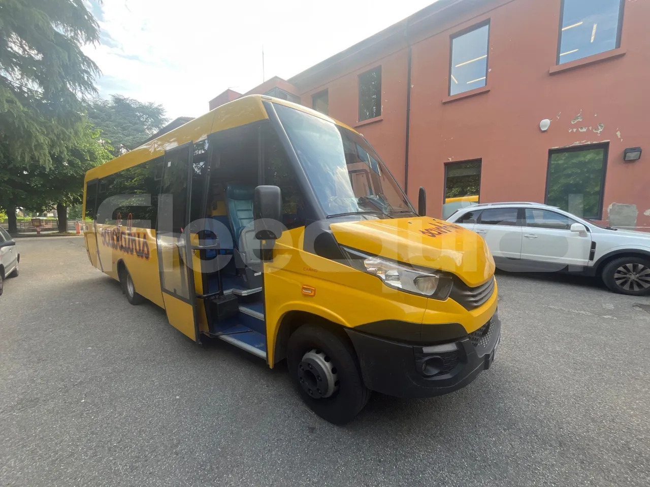 Iveco 70C14G - Xe buýt trường học: hình 1 Iveco 70C14G - Xe buýt trường học: hình 1
