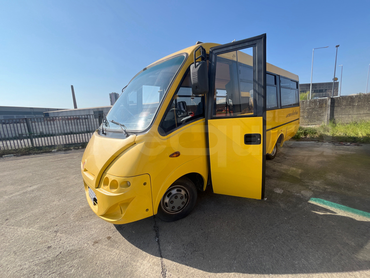 Xe buýt trường học Iveco Cacciamali: hình 12