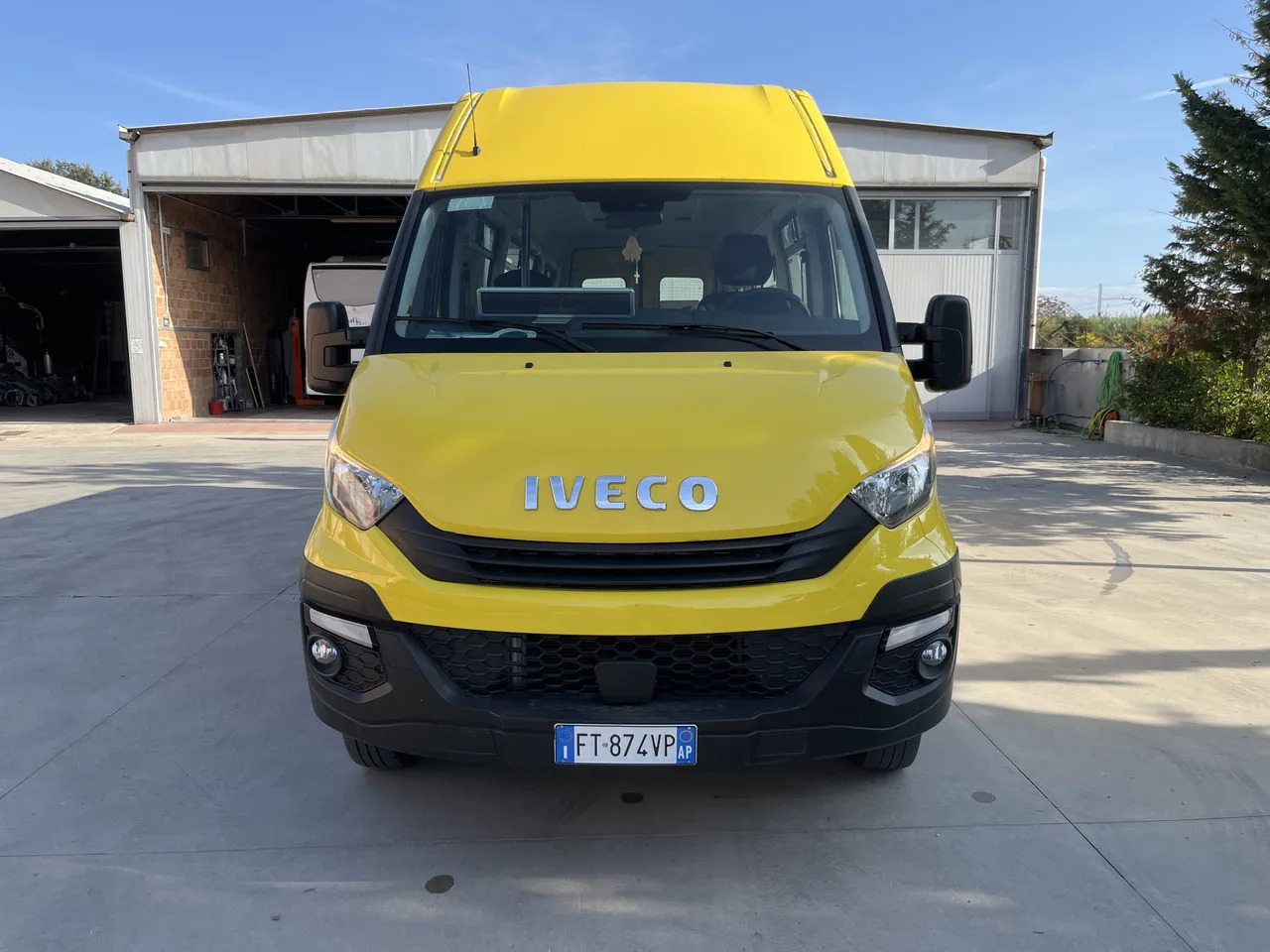 Iveco Daily - Xe buýt trường học: hình 2 Iveco Daily - Xe buýt trường học: hình 2