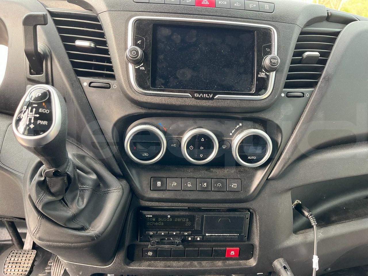 Iveco Daily - Xe bus mini, Xe van chở khách: hình 2 Iveco Daily - Xe bus mini, Xe van chở khách: hình 2