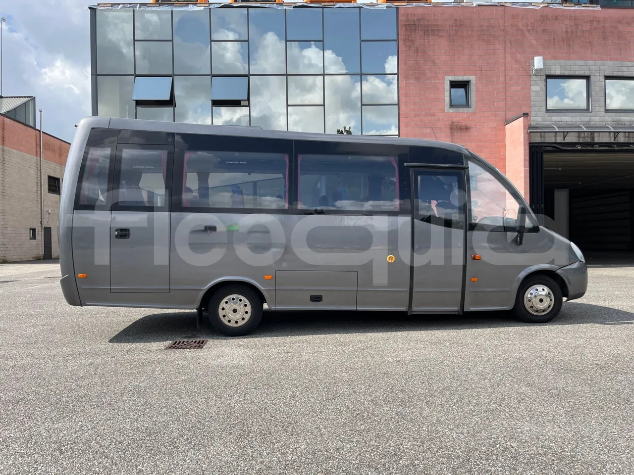 Xe đò Iveco Daily: hình 11 Xe đò Iveco Daily: hình 11