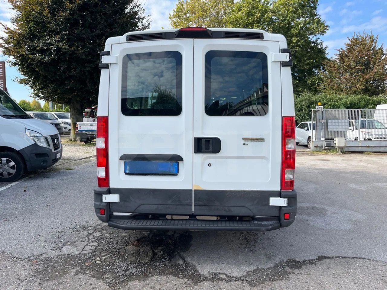 Iveco Daily - Xe bus mini, Xe van chở khách: hình 5 Iveco Daily - Xe bus mini, Xe van chở khách: hình 5