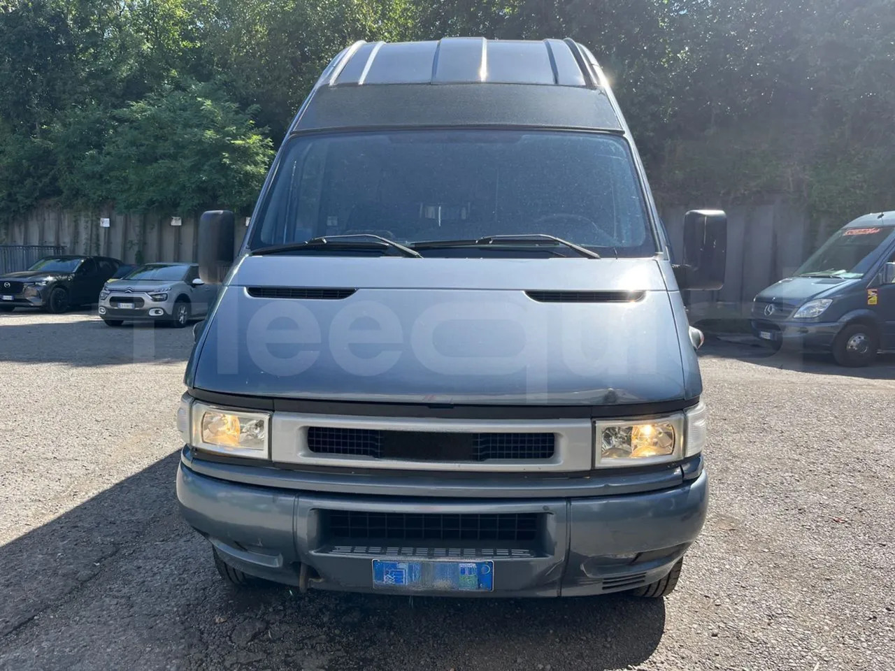 Iveco Daily - Xe bus mini, Xe van chở khách: hình 2 Iveco Daily - Xe bus mini, Xe van chở khách: hình 2