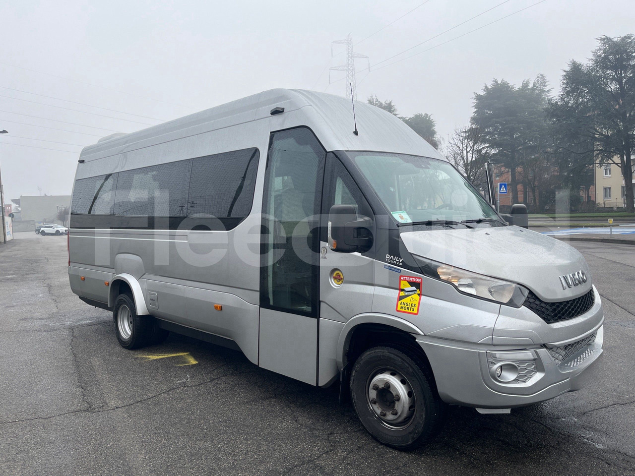 Iveco Daily - Xe bus mini, Xe van chở khách: hình 1 Iveco Daily - Xe bus mini, Xe van chở khách: hình 1