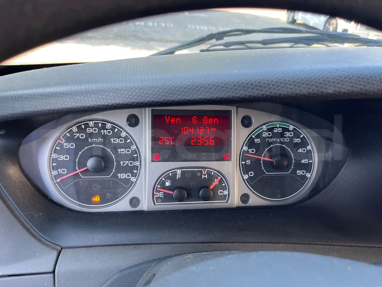 Iveco Daily - Xe bus mini, Xe van chở khách: hình 3 Iveco Daily - Xe bus mini, Xe van chở khách: hình 3