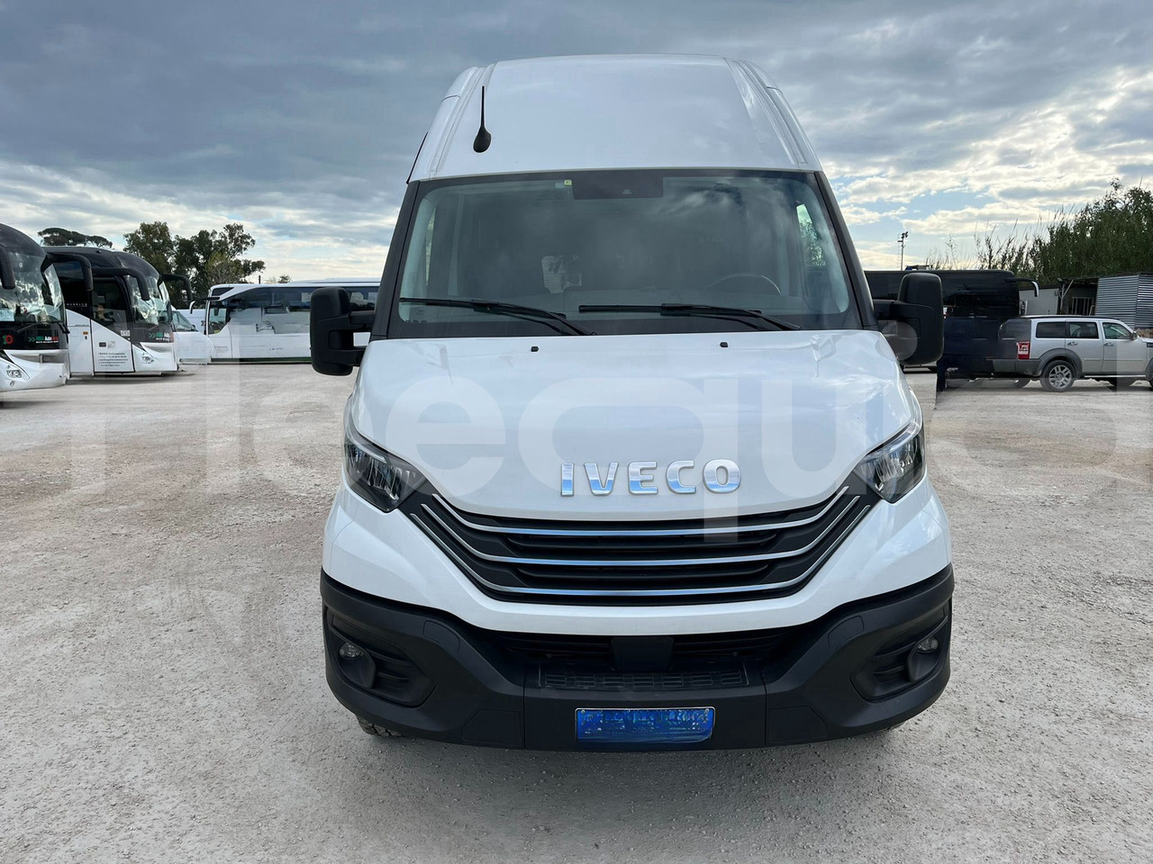 Iveco Daily - Xe bus mini, Xe van chở khách: hình 1 Iveco Daily - Xe bus mini, Xe van chở khách: hình 1