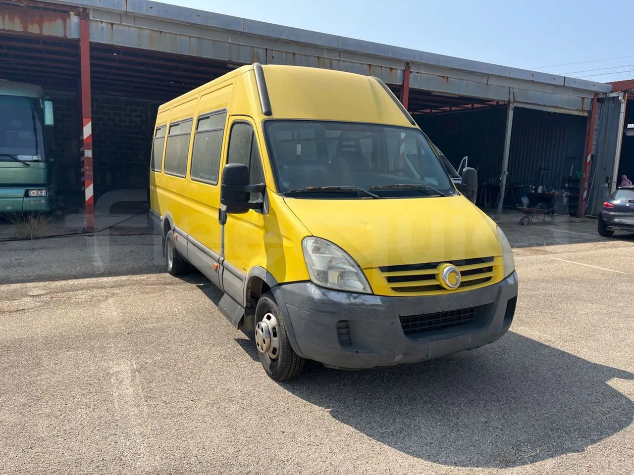 Iveco Daily - Xe buýt trường học: hình 1 Iveco Daily - Xe buýt trường học: hình 1