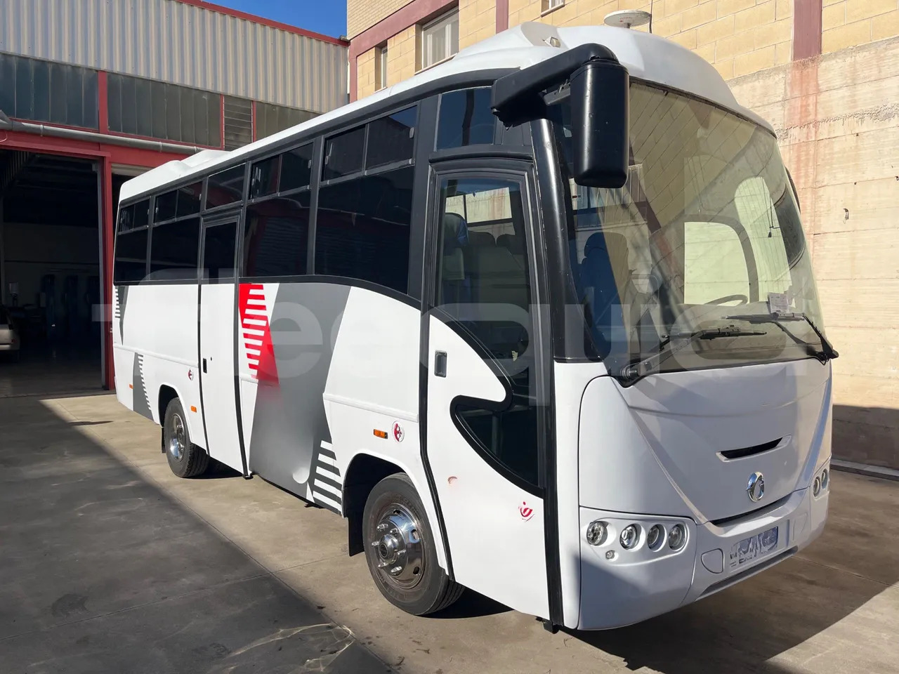 Iveco E24 - Xe đò: hình 1 Iveco E24 - Xe đò: hình 1
