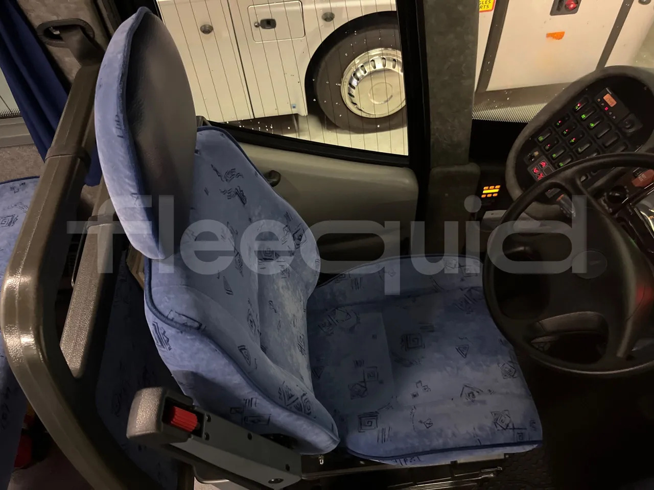 Xe đò Mercedes-Benz MB 818 S: hình 17