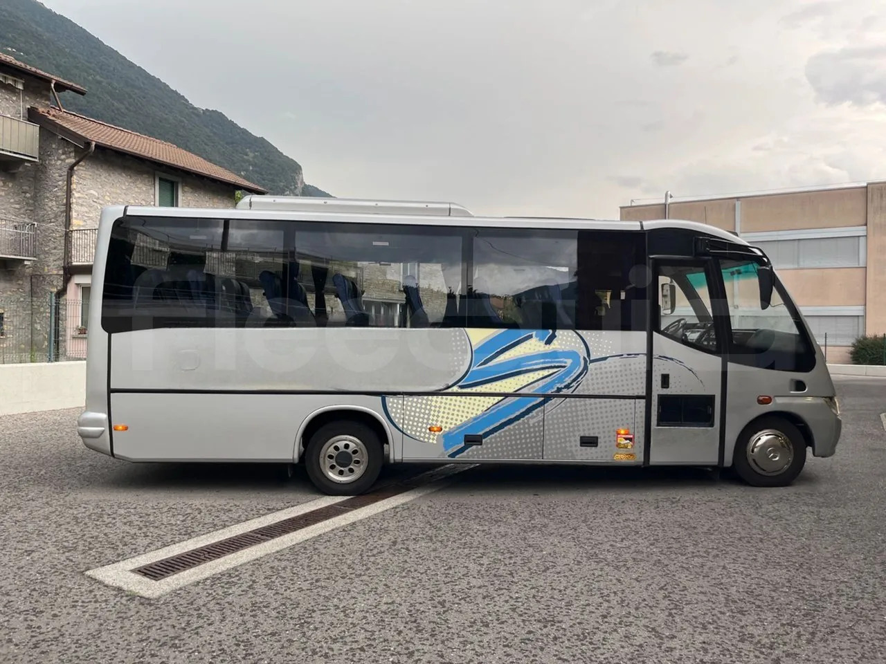 Xe đò Mercedes-Benz MB 818 S: hình 13