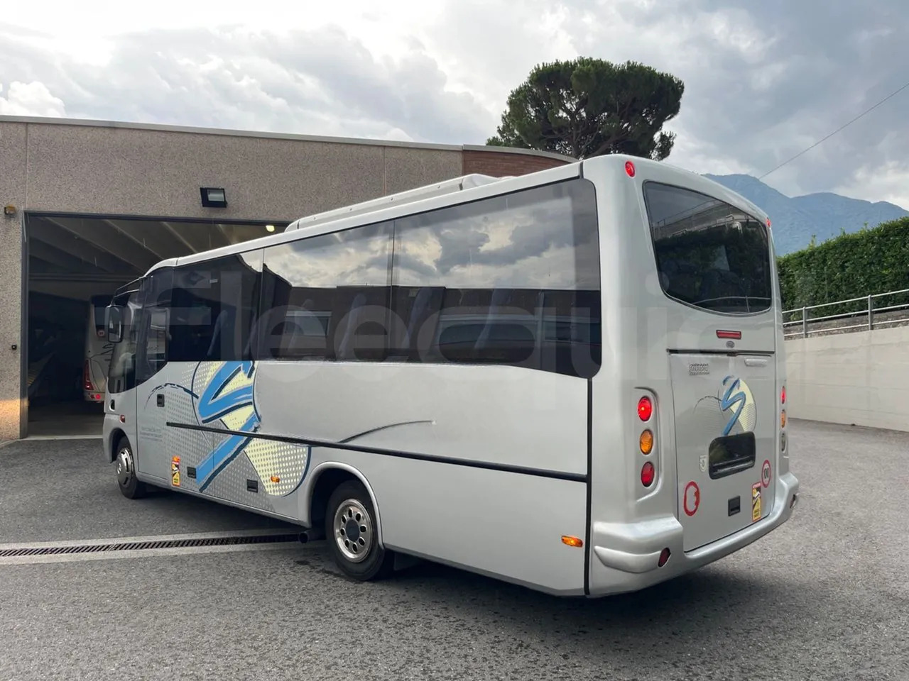 Xe đò Mercedes-Benz MB 818 S: hình 9