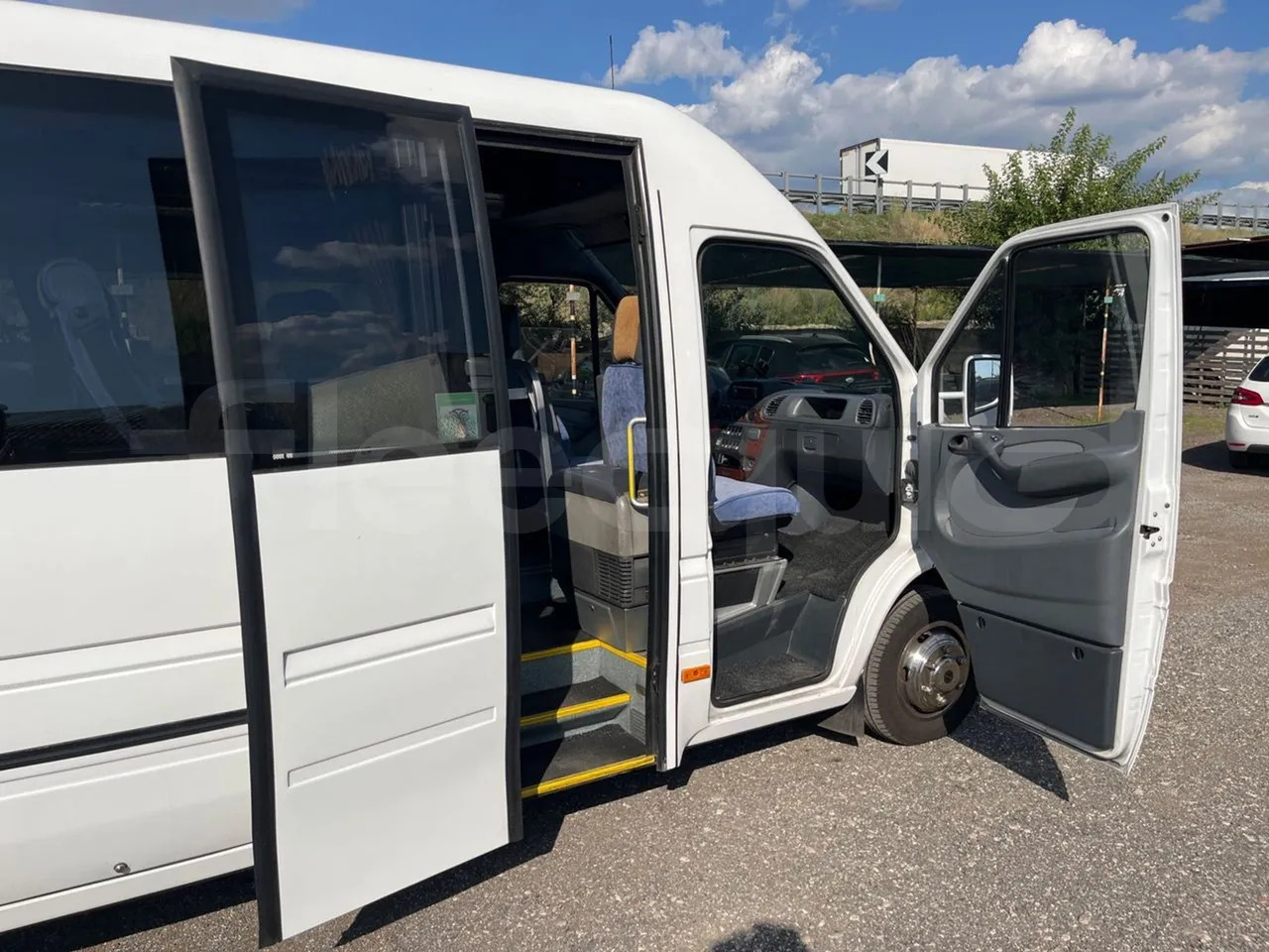 Xe bus mini, Xe van chở khách Mercedes-Benz Sprinter: hình 18