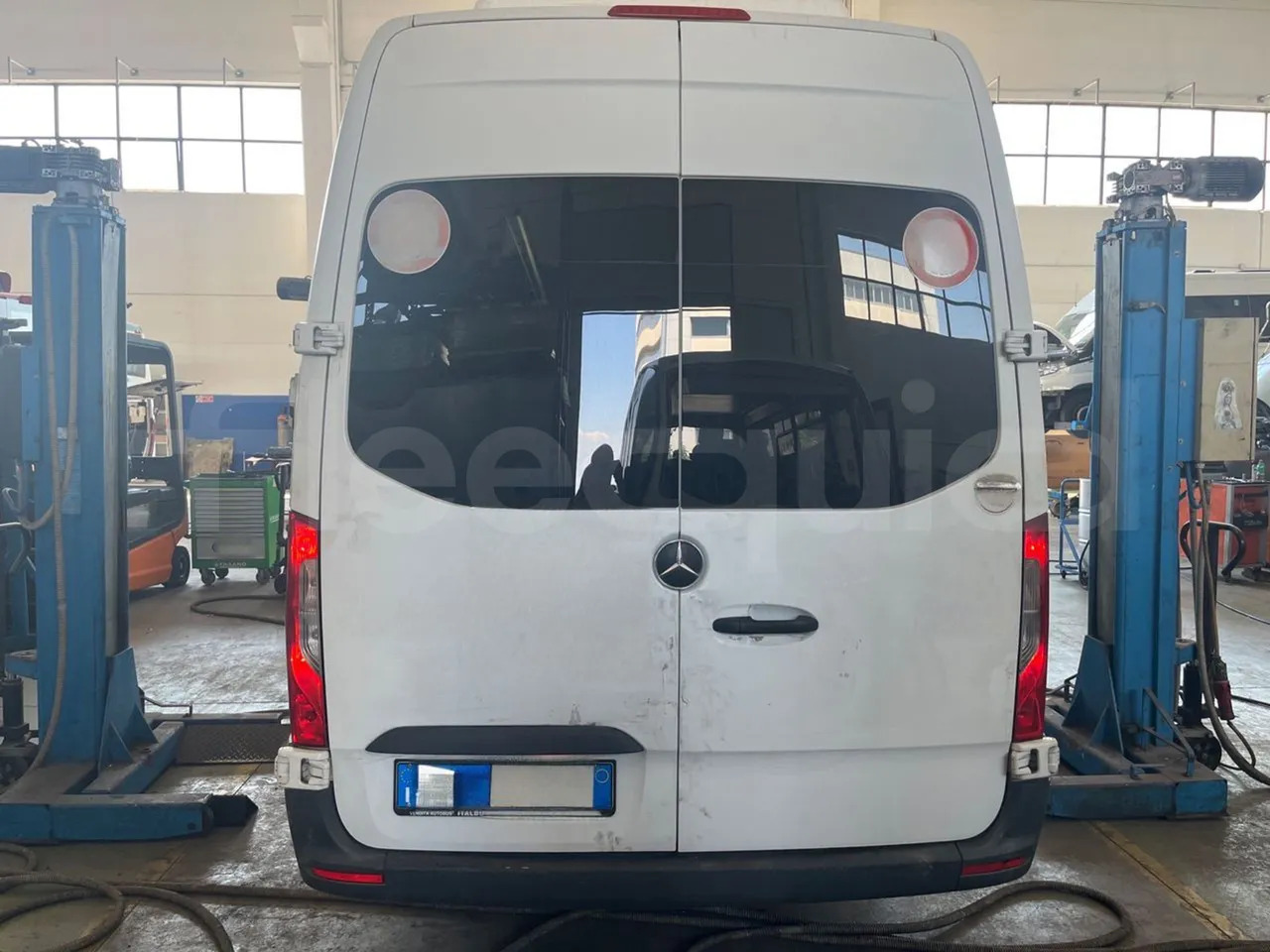 Mercedes-Benz Sprinter - Xe bus mini, Xe van chở khách: hình 5 Mercedes-Benz Sprinter - Xe bus mini, Xe van chở khách: hình 5