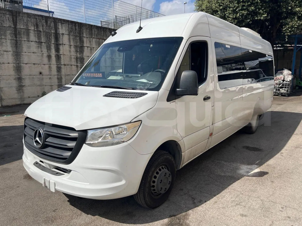 Mercedes-Benz Sprinter - Xe đò: hình 4 Mercedes-Benz Sprinter - Xe đò: hình 4