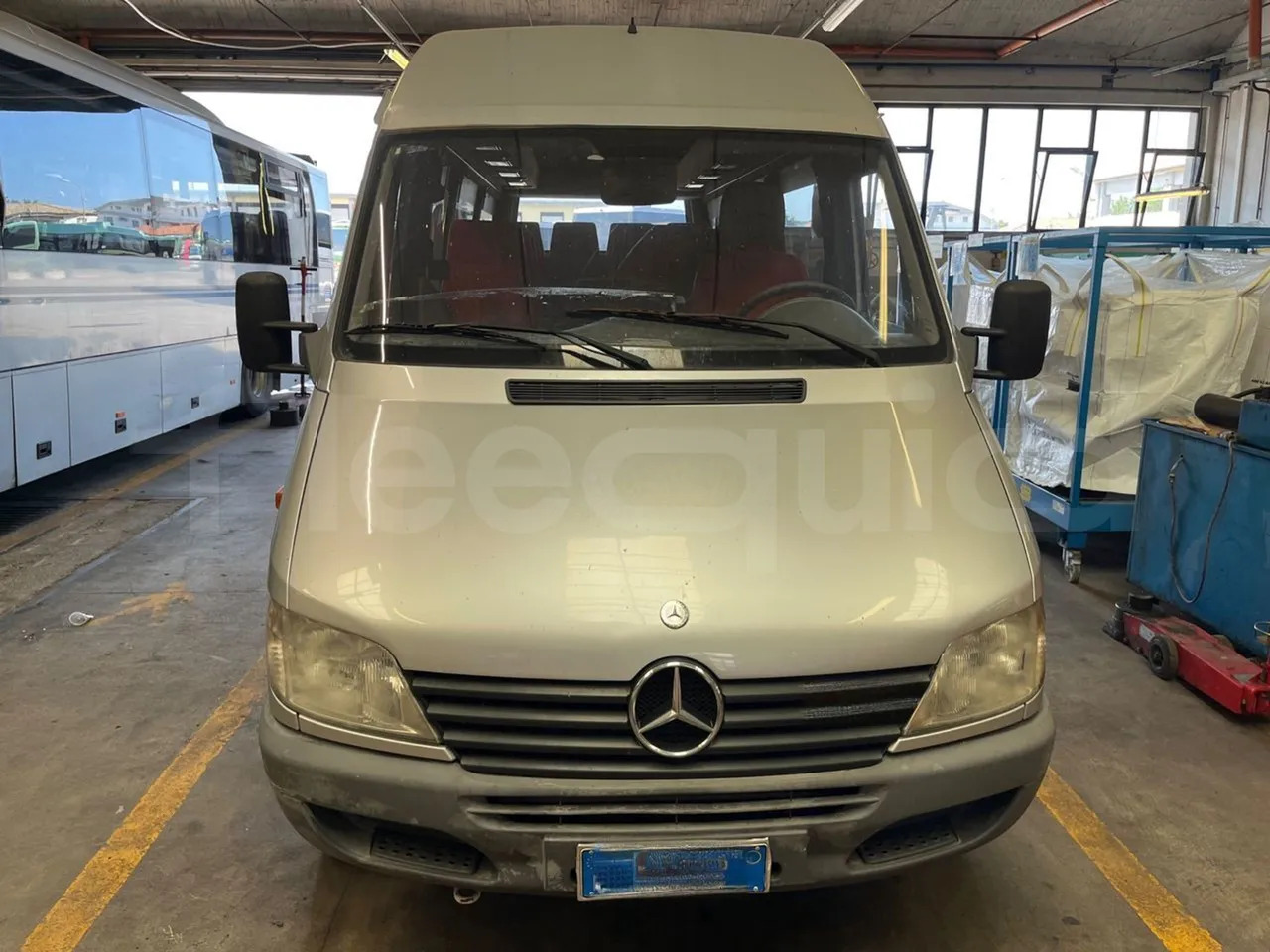Mercedes-Benz Sprinter - Xe bus mini, Xe van chở khách: hình 2 Mercedes-Benz Sprinter - Xe bus mini, Xe van chở khách: hình 2
