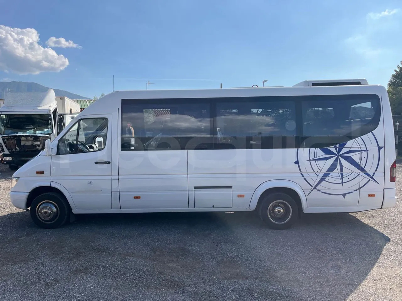Xe bus mini, Xe van chở khách Mercedes-Benz Sprinter: hình 6