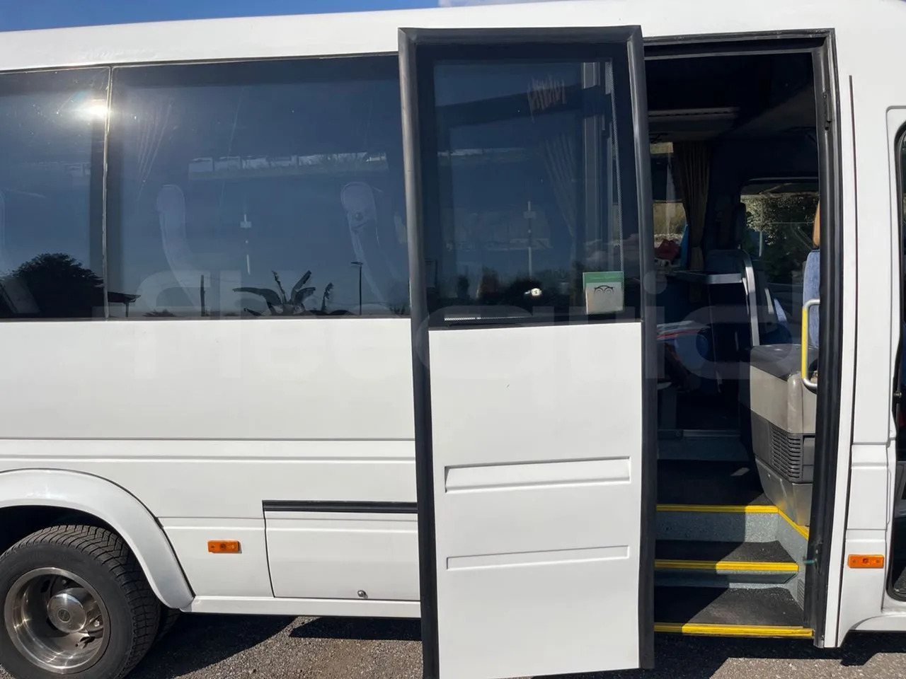 Xe bus mini, Xe van chở khách Mercedes-Benz Sprinter: hình 16