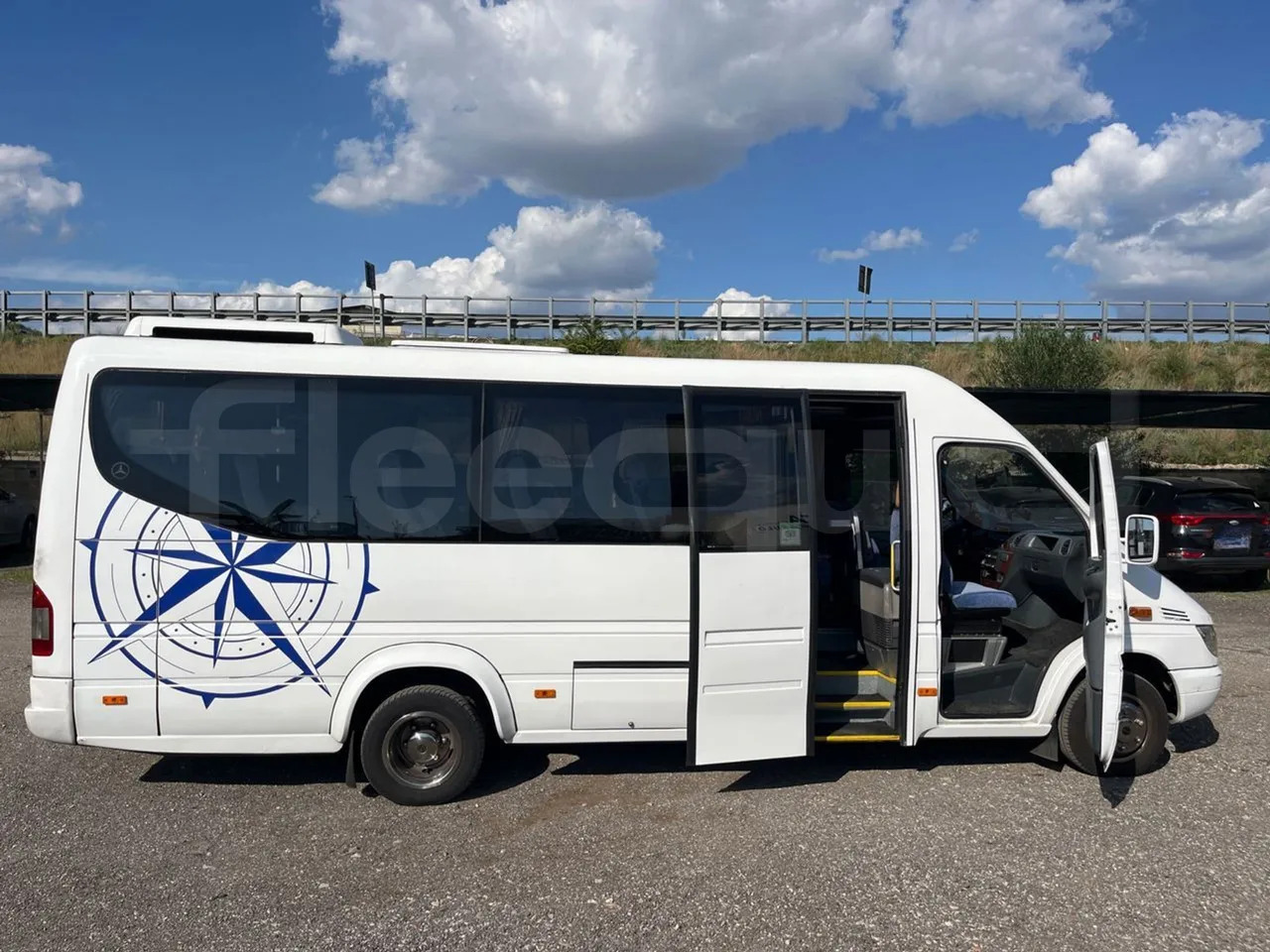 Xe bus mini, Xe van chở khách Mercedes-Benz Sprinter: hình 14