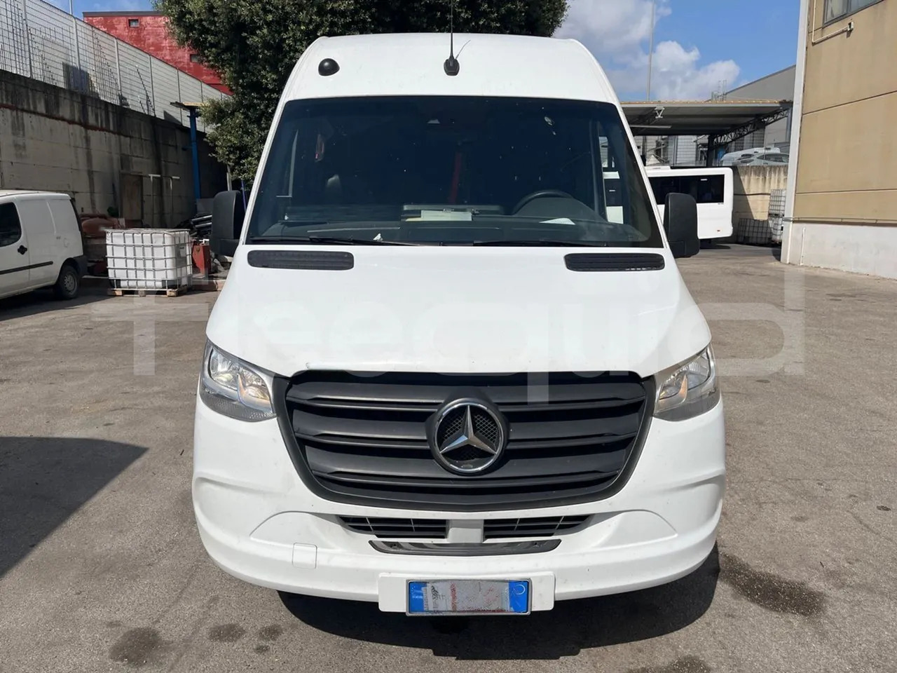Mercedes-Benz Sprinter - Xe đò: hình 2 Mercedes-Benz Sprinter - Xe đò: hình 2
