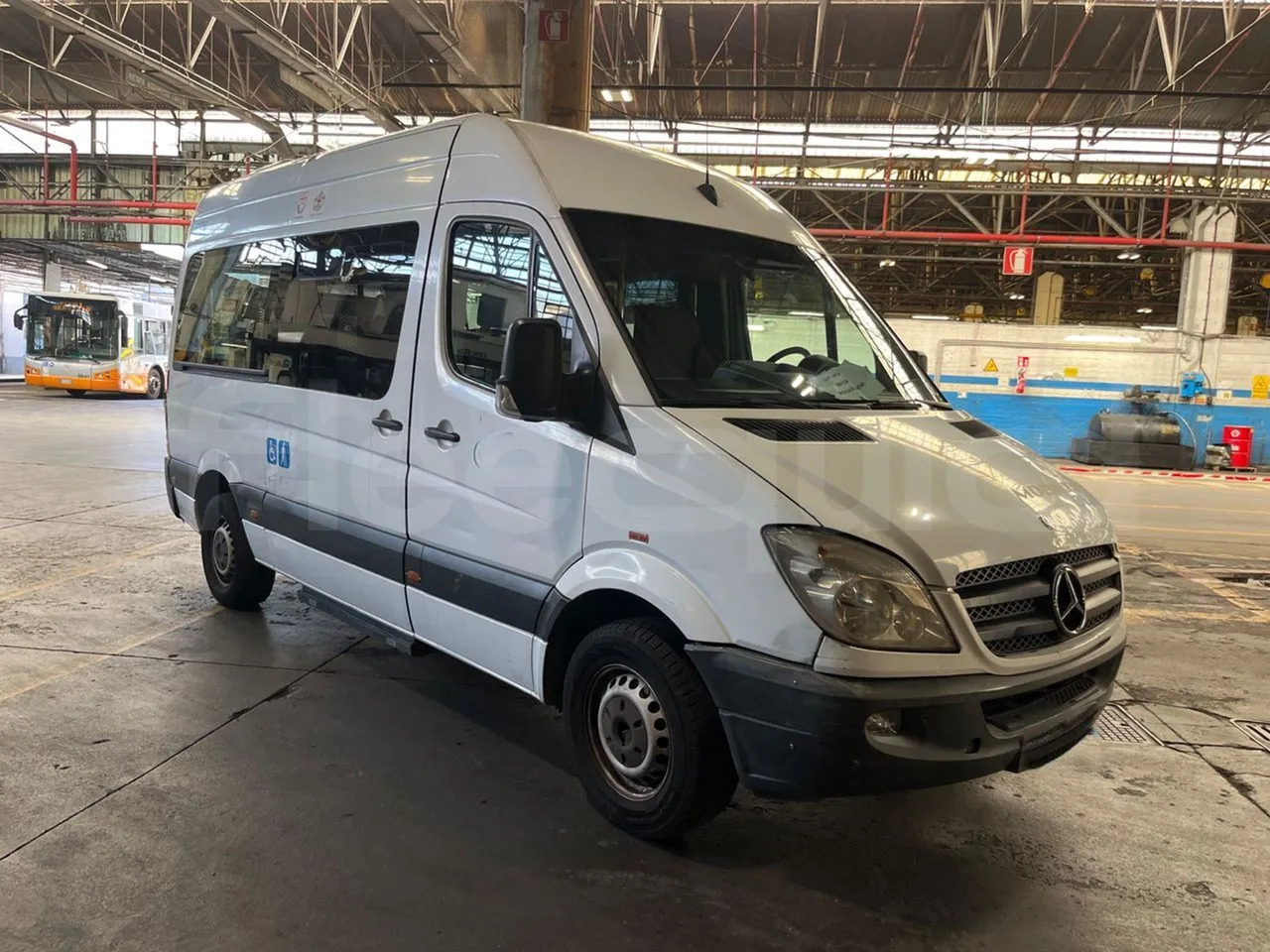 Mercedes-Benz Sprinter - Xe bus mini, Xe van chở khách: hình 1 Mercedes-Benz Sprinter - Xe bus mini, Xe van chở khách: hình 1