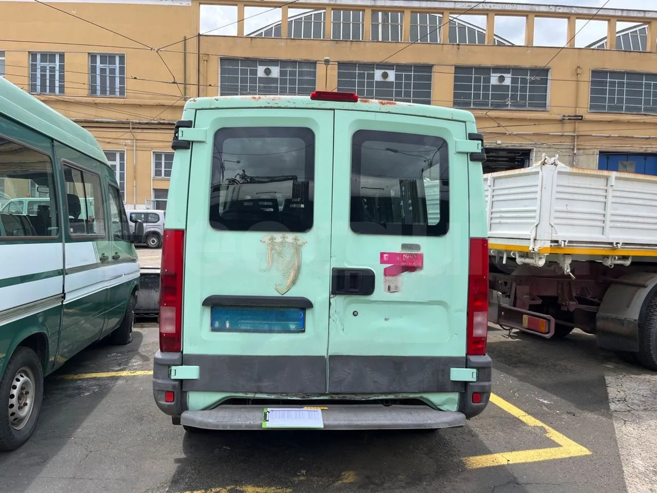 N.2Iveco Daily - Xe bus mini, Xe van chở khách: hình 4 N.2Iveco Daily - Xe bus mini, Xe van chở khách: hình 4