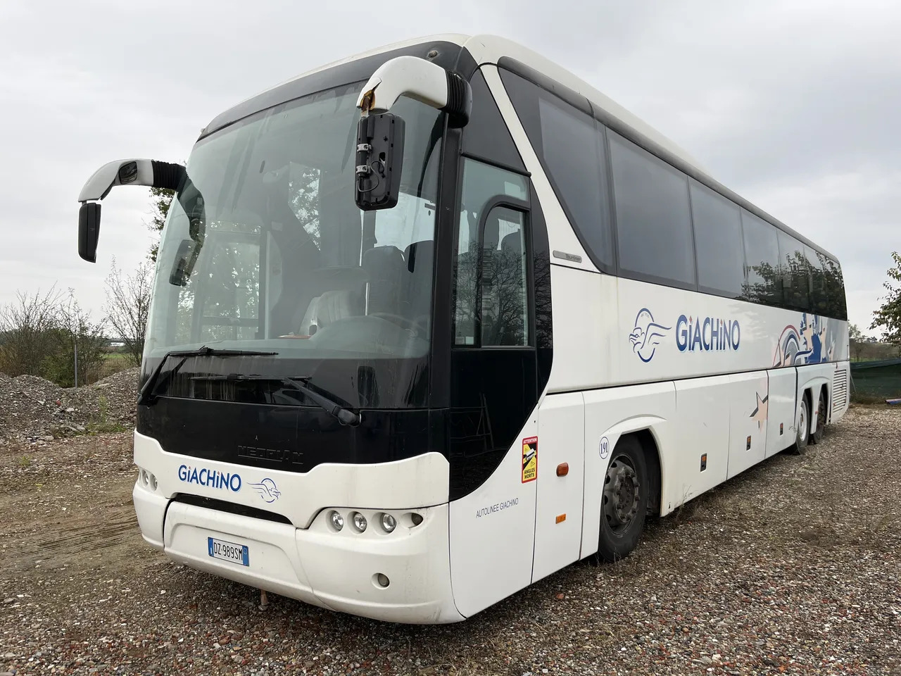 Neoplan P22 - Xe đò: hình 4 Neoplan P22 - Xe đò: hình 4