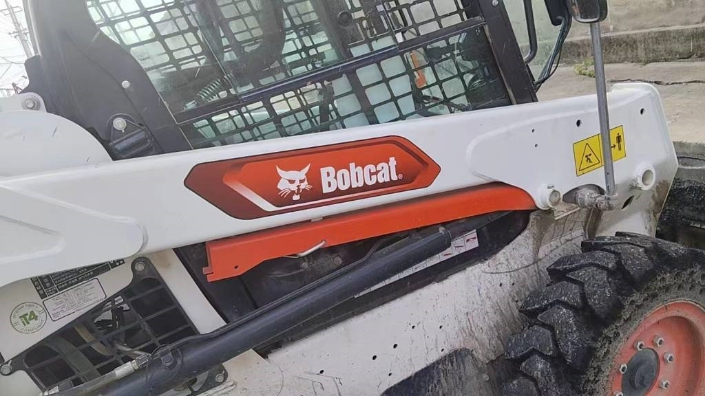 Bobcat S 510 - Máy xúc lật đa năng: hình 4 Bobcat S 510 - Máy xúc lật đa năng: hình 4