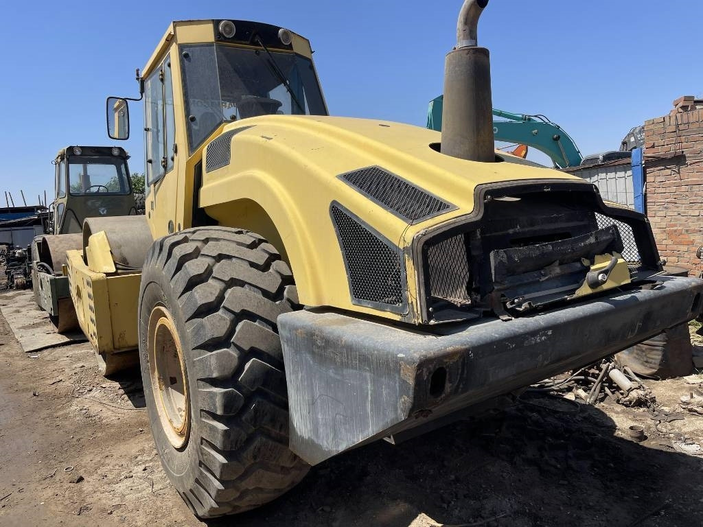 Bomag 226-4 - Máy đầm: hình 1 Bomag 226-4 - Máy đầm: hình 1