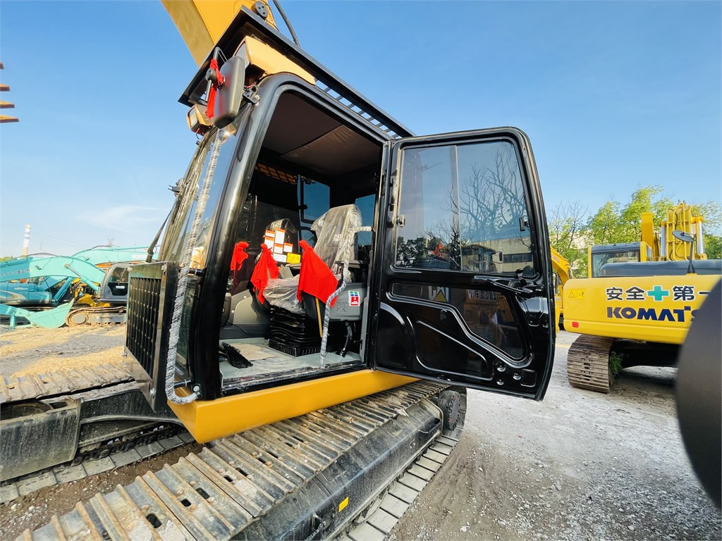 CAT 320D2 L - Máy xúc: hình 3 CAT 320D2 L - Máy xúc: hình 3