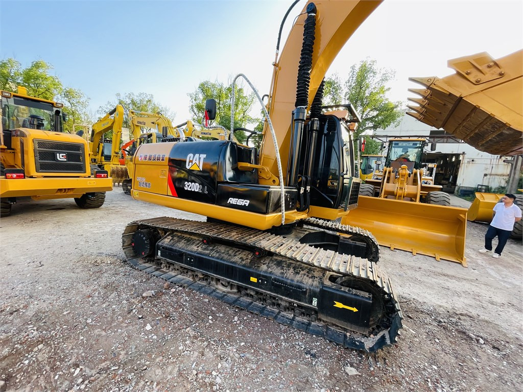 Máy xúc CAT 320D2 L: hình 10