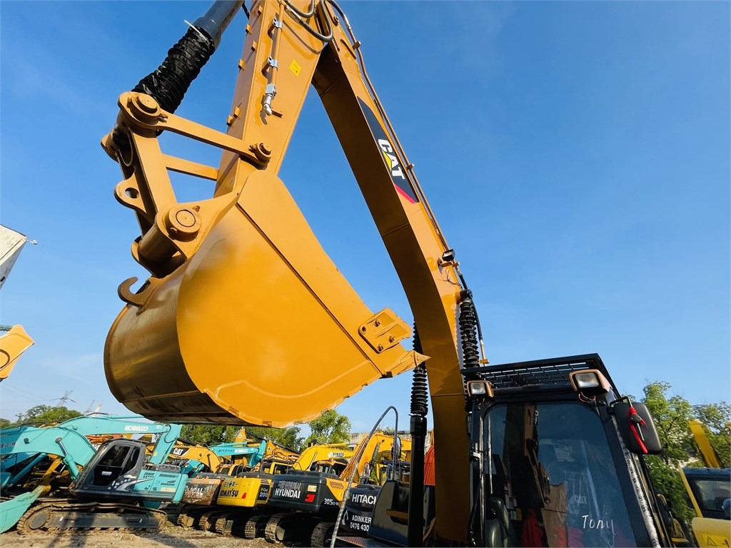 Máy xúc CAT 320D2 L: hình 15