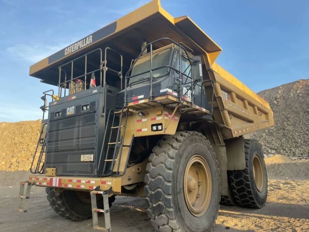 CAT 777e - Xe ben cứng/ Xe chở đá: hình 1 CAT 777e - Xe ben cứng/ Xe chở đá: hình 1