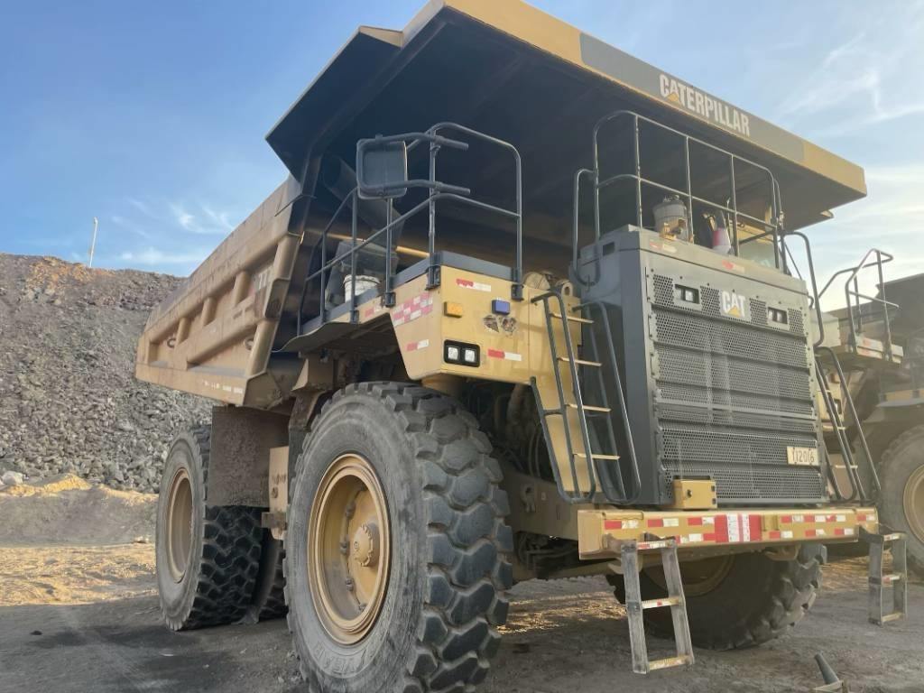 CAT 777e - Xe ben cứng/ Xe chở đá: hình 2 CAT 777e - Xe ben cứng/ Xe chở đá: hình 2