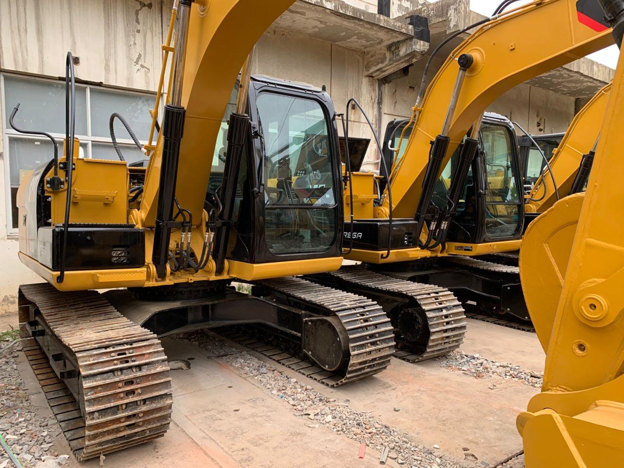 CATERPILLAR 312D2GC - Máy xúc bánh xích: hình 1 CATERPILLAR 312D2GC - Máy xúc bánh xích: hình 1
