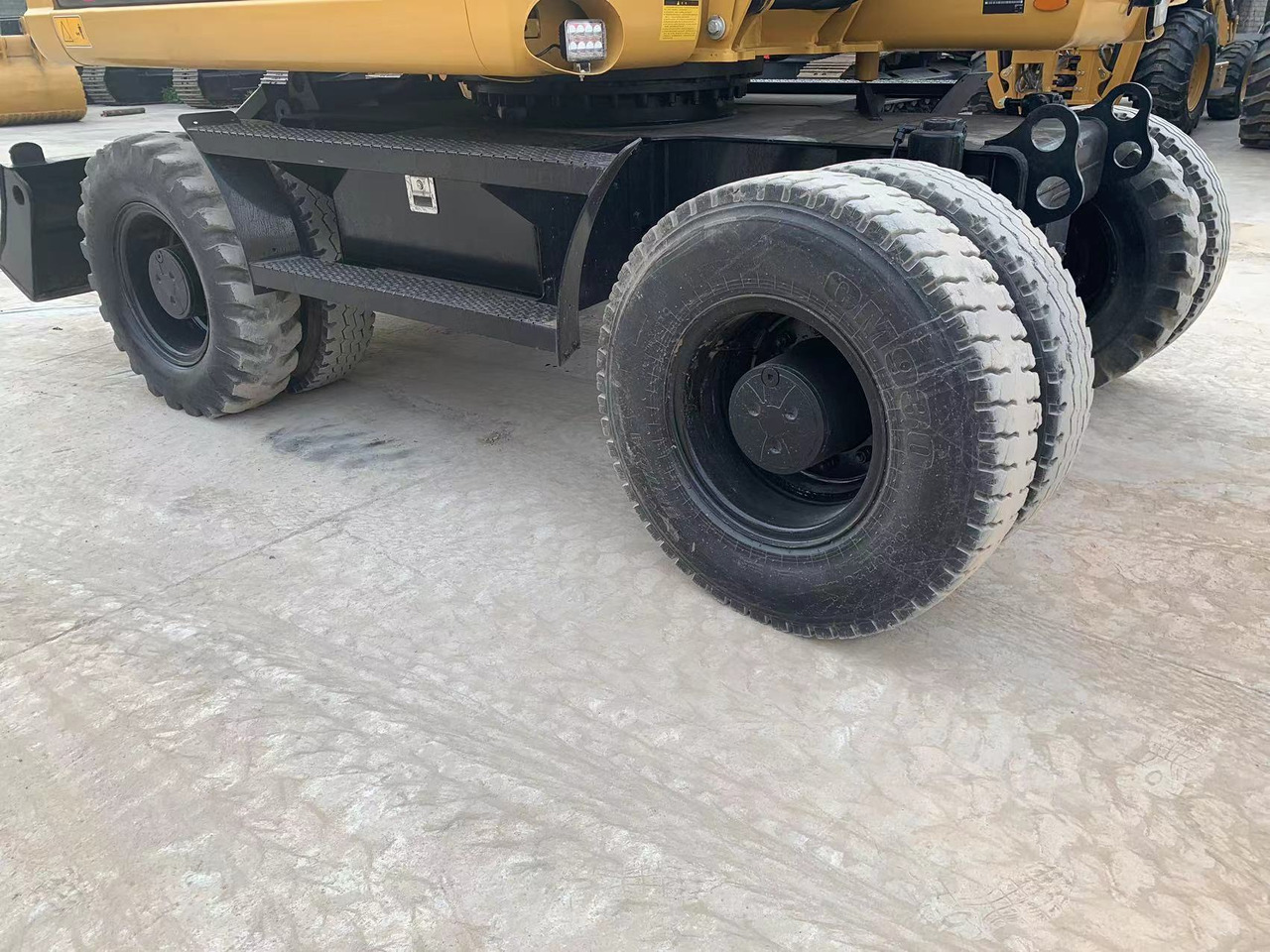 CATERPILLAR 315D - Máy xúc bánh lốp: hình 5 CATERPILLAR 315D - Máy xúc bánh lốp: hình 5