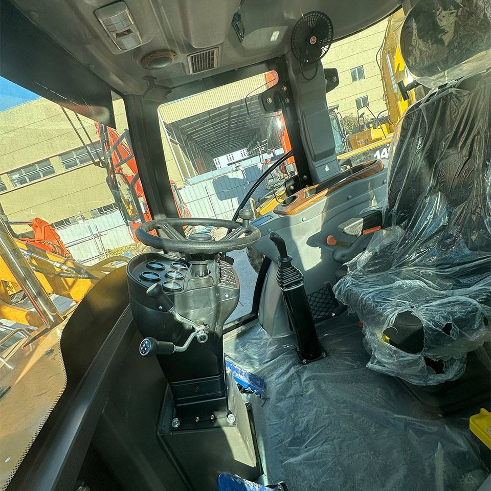 CATERPILLAR 420F - Máy xúc trước múc sau: hình 4 CATERPILLAR 420F - Máy xúc trước múc sau: hình 4