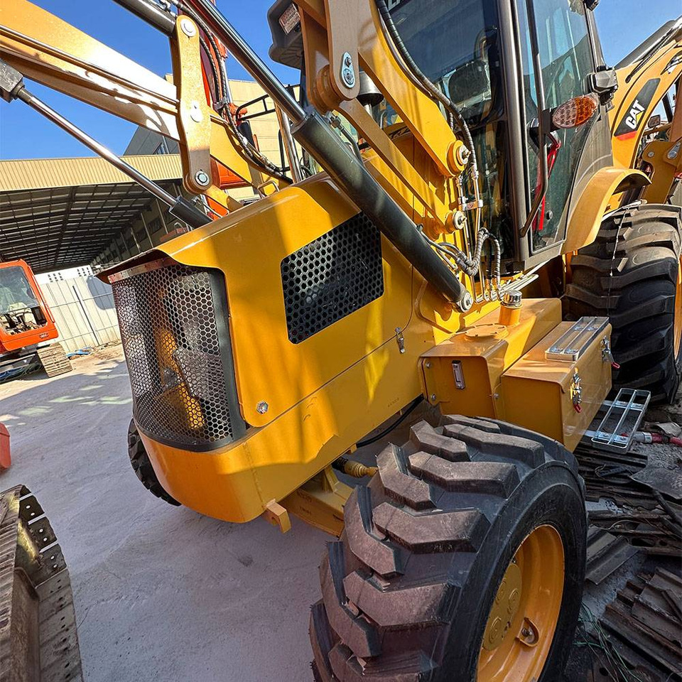 CATERPILLAR 420F - Máy xúc trước múc sau: hình 2 CATERPILLAR 420F - Máy xúc trước múc sau: hình 2