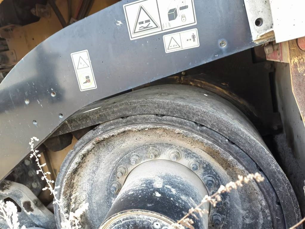CATERPILLAR AP655F - Máy lát nhựa đường: hình 3 CATERPILLAR AP655F - Máy lát nhựa đường: hình 3