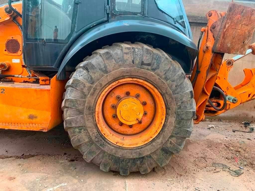 Case 580 M - Máy xúc trước múc sau: hình 4 Case 580 M - Máy xúc trước múc sau: hình 4