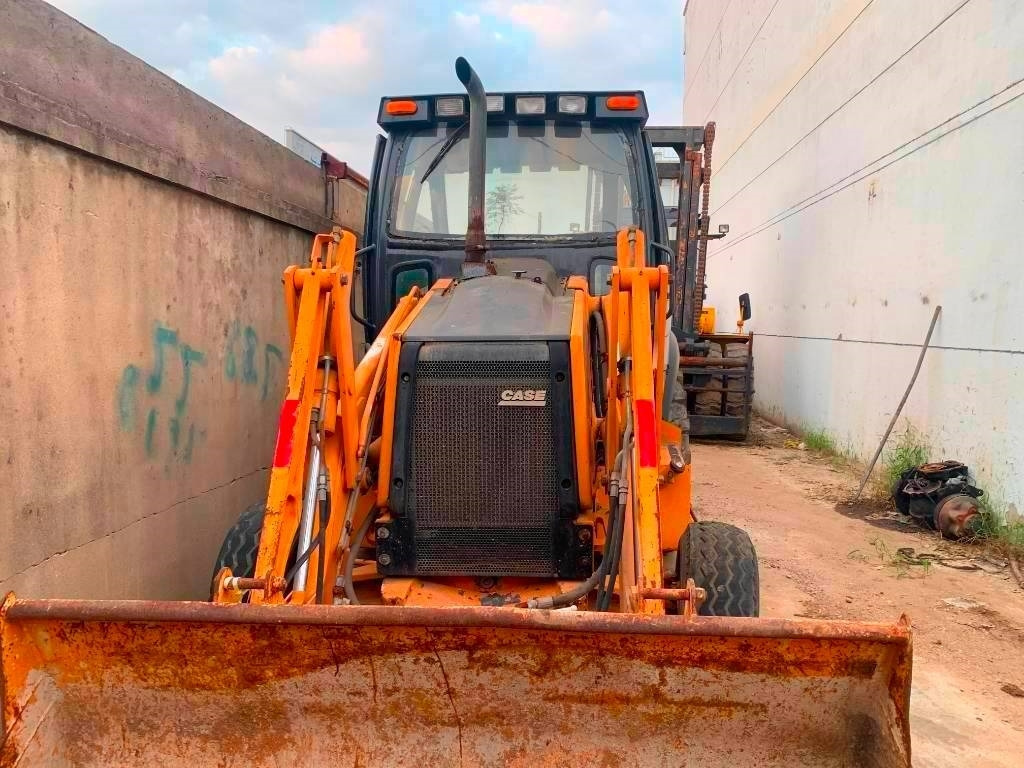 Case 580 M - Máy xúc trước múc sau: hình 3 Case 580 M - Máy xúc trước múc sau: hình 3